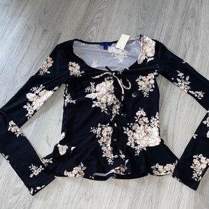 Aeropostale floral top